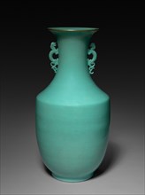 Vase, 1736-1795. China, Qing dynasty (1644-1911), Qianlong reign (1735-1795). Porcelain; overall: