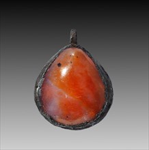 Oyster-Shell Pendant, 1980-1801 BC. Egypt, Middle Kingdom, Dynasty 12. Carnelian and silver;