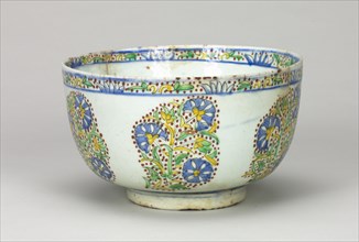 Deep Bowl, 18th Century. Turkey (Kutahya), Ottoman Period. Fritware with underglaze-painted design;