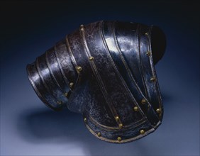 Pauldron for Right shoulder, c. 1560-1570. Italy, 16th century. Steel, blued and gilded; overall: