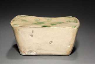 Pillow:  Wazhaping ware, 906-960. China, Hunan province, Changsha, Five dynasties (907-960). Glazed