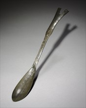 Spoon with Fish-Tail Design, 918-1392. Korea, Goryeo period (918-1392). Silver bronze; overall: 30