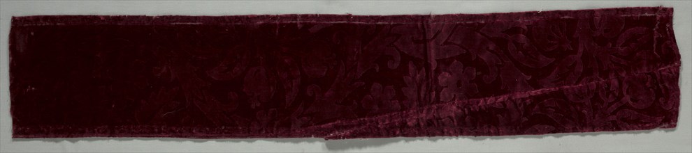Fragment, 1500-1550. Italy, first half of 16th century. Silk velvet; overall: 86.4 x 17.2 cm (34 x