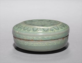 Box and Cover with Inlaid Chrysanthemum Design, 1200s. Korea, Goryeo period (918-1392). Celadon;
