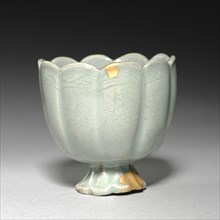 Floral-shaped Cup with Incised Chrysanthemum Design, 1100s-1200s. Korea, Goryeo period (918-1392).
