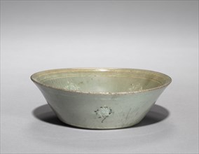 Saucer with Inlaid Chrysanthemum Design, 1200s. Korea, Goryeo period (918-1392). Pottery; diameter