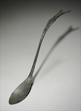 Spoon with Fish-Tail Design, 918-1392. Korea, Goryeo period (918-1392). Bronze; overall: 28.9 cm