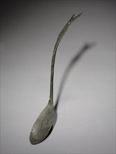 Spoon with Fish-Tail Design, 918-1392. Korea, Goryeo period (918-1392). Bronze; overall: 28 cm (11