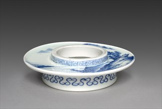 Cup Holder: Hizan Ware, 19th century. Japan, 19th century. Porcelain; diameter: 13.4 cm (5 1/4 in