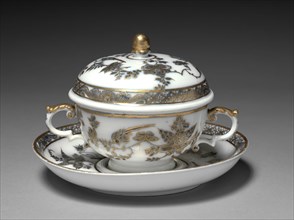 Covered Bowl and Dish, 1730-1740. Meissen Porcelain Factory (German). Gilt porcelain; overall: 10.5