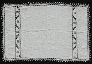 Needlepoint (Cutwork) and Bobbin Lace Cloth, 16th century. Italy, Venice, 16th century. Lace,