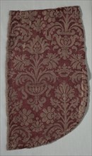 Textile Fragment, 1500s. Italy, 16th century. Damask, silk; overall: 40.6 x 48.9 cm (16 x 19 1/4 in