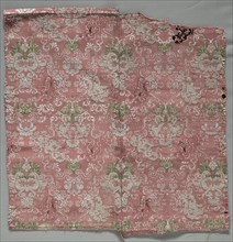 Silk Fragment, 1600s. Italy, 17th century. Lampas weave; overall: 40.7 x 41.3 cm (16 x 16 1/4 in.)