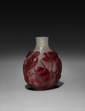 Snuff Bottle, 1644-1912. China, Qing dynasty (1644-1911). Glass; overall: 7.4 cm (2 15/16 in.).