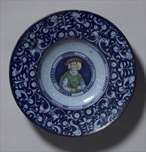 Plate, c. 1525-1530. Casa Pirota (Italian). Tin-glazed earthenware (maiolica); diameter: 28.1 cm