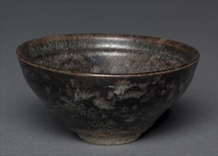 Tea Bowl:  Jizhou Ware, 1127-1279. China, Jiangxi province, Southern Song dynasty (1127-1279). Buff
