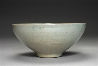 Bowl with Incised Parrot Design, 1100s-1200s. Korea, Goryeo period (918-1392). Glazed porcelain;