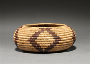 Bowl, 1890. California, Pomo, Late 19th- Early 20th century. Undyed Bulrush, Sedge; Coiled (3