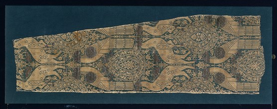 Parrots and Animals, 1300s. Italy, 14th century. Silk, gold thread; a combination of two weaves