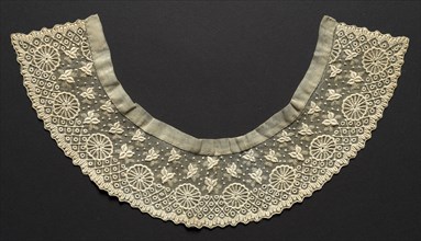 Embroidered Collar, late 19th century. Madeira ?, late 19th century. Linen embroidery on cotton