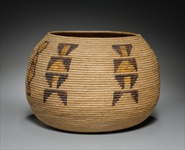 Gift Basket, c. 1900. California, Cahuilla ( Mission, Saboba Mission), Unassigned. Juncus, Sumac;