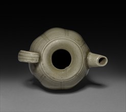 Wine Pot: Southern Celadon Ware, 1200s-1300s. China, Southern Song Dynasty (1127-1279) - Yuan