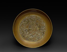 Dish, 1522-1566. China, Jiangxi province, Jingdezhen kilns, Ming dynasty (1368-1644), Jiajing mark
