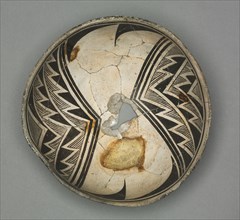 Bowl with Geometric Design (Two- part Feather), c 1000- 1150. Southwest, Mogollan, Mimbres,