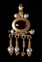 Pendant Earring, 1-200. Parthian, Iran, Seleucia, 1st-2nd Century. Gold with garnet and pearls;
