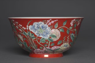 Bowl with Flowering Plants, 1723-1735. China, Jiangxi province, Jingdezhen, Qing dynasty