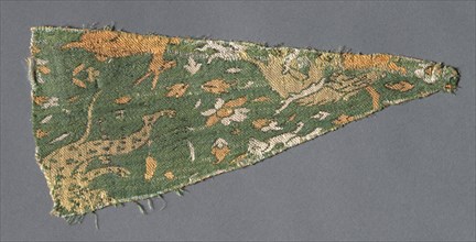Fragment, 1500s. Iran, 16th century. Lampas weave, brocaded; silk and gold; overall: 20 x 15.2 cm