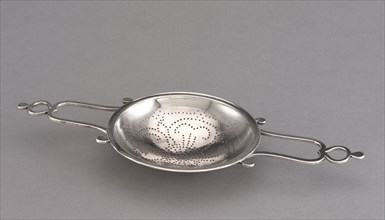 Strainer, c. 1760. Paul Revere II (American, 1735-1818). Silver; with handle: 2.6 x 27.8 cm (1 x 10