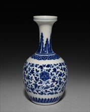 Globular Vase with Long Neck, 1661-1722. China, Qing dynasty (1644-1911), Kangxi reign (1661-1722).
