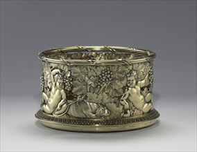 Decanter Stand, 1814. Paul Storr (British, 1771-1844). Silver gilt; diameter: 8.3 x 13.7 cm (3 1/4