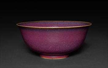 Bowl: Jun ware, 14th-15th Century. South China, Yuan dynasty (1271-1368) - Ming dynasty (1368-1644)