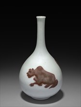 Bottle-shaped Vase, 1662-1722. China, Qing dynasty (1644-1912), Kangxi reign (1661-1722). Porcelain