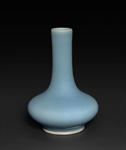 Bottle-Shaped Vase, 1661-1722. China, Qing dynasty (1644-1911), Kangxi reign (1661-1722).
