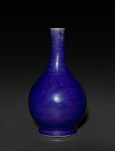 Bottle-Shaped Vase, 1736-1795. China, Qing dynasty (1644-1912), Qianlong reign (1735-1795).