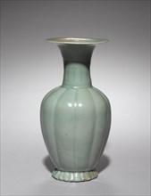 Vase in the Form of a Melon, 1100s. Celadon; overall: 25.2 cm (9 15/16 in.).