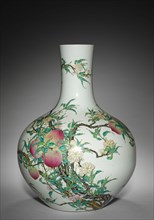 Vase with Peaches, 1736-1795. China, Jiangxi province, Jingdezhen, Qing dynasty (1644-1911),