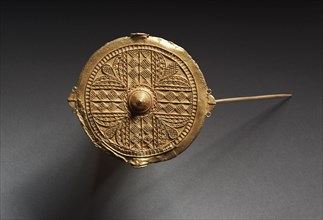 Soul Disk Pendant, 1800s. Guinea Coast, Ghana, Asante, 19th century. Cast gold, hammered; overall: