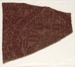 Fragment of Wool Velvet, early 16th century. Spain, early 16th century. Wool; average: 33 x 38.1 cm