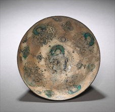 Bowl, mid-1200s. Iran, Kashan, Seljuk Period, mid-13th Century. Fritware with overglaze-painted