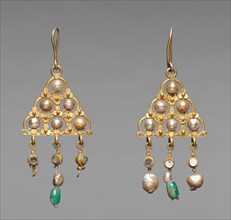 Earrings (pair), 600s. Byzantium, early Byzantine period, 7th century. Gold, pearls, glass, and