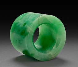 Thumb Ring, 1800s-1900s. China, 19th-20th century. Green and white jade; diameter: 3.4 cm (1 5/16