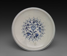 Plate, 1575-1587. Italy, 16th century. Soft-paste porcelain (called Medici porcelain); diameter: 28