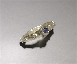 Ring, 1300s. England, 14th century. Gilded silver, sapphire; diameter: 2.9 cm (1 1/8 in.)