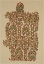 Silk fragment with arcade and palmettes, 1200s. Spain, probably Granada, Nasrid period,. Tapestry