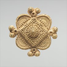 Pendant with Granulation, 900s. Byzantium, 10th century. Gold; overall: 3.7 x 3.5 cm (1 7/16 x 1