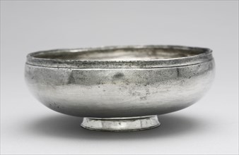 Bowl, 350-450. Byzantium, Syria?, early Byzantine period, 4th-5th Century. Silver with niello;